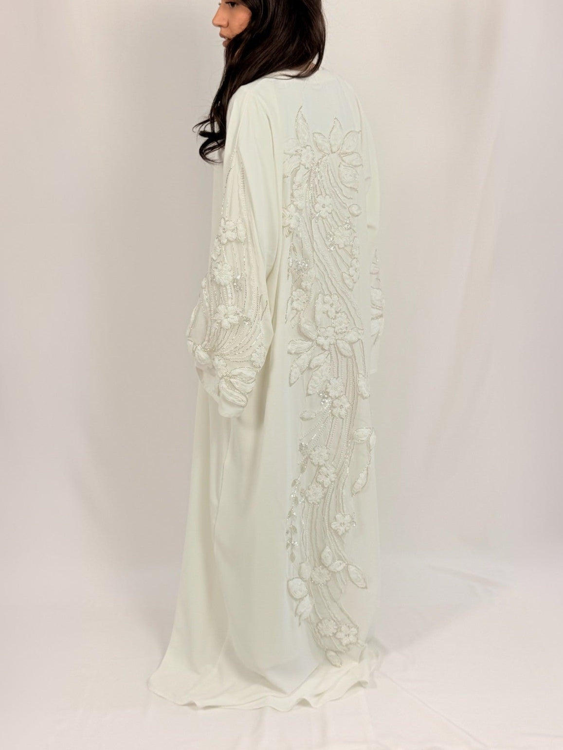 Détail manches abaya Fleur d'Ivoire coupe ample élégante