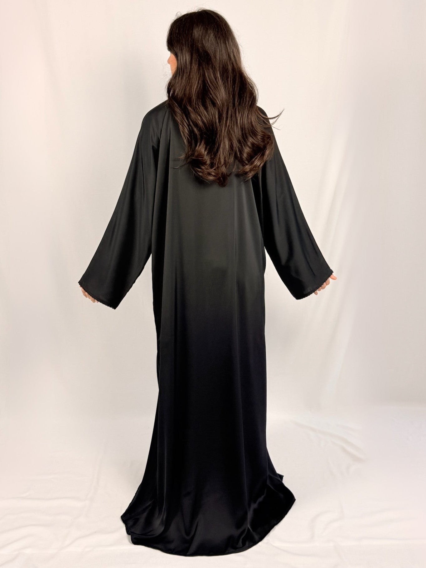 Samara Abaya Linea noire vue dos coupe évasée fluide