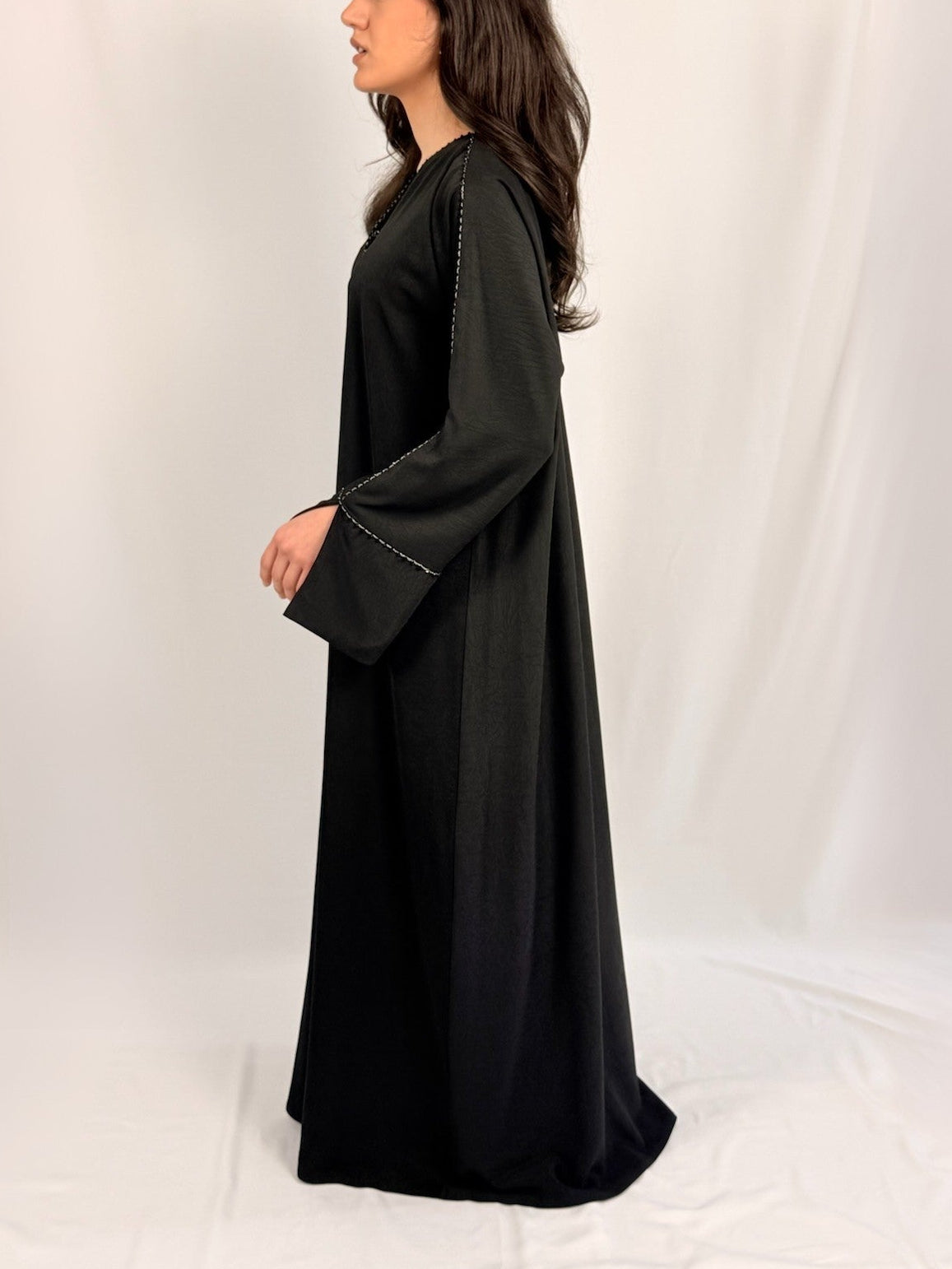 Samara Essentiel Black Abaya vue dos coupe droite fluide France Belgique Allemagne Pays-Bas