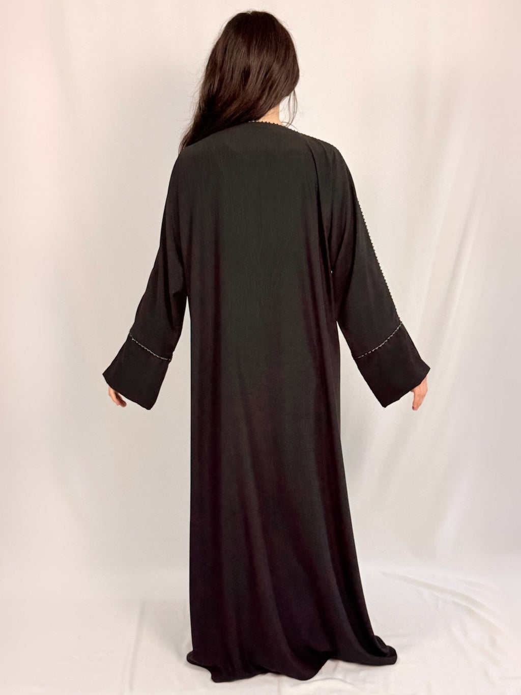 Samara Essentiel Black Abaya vue dos coupe droite fluide