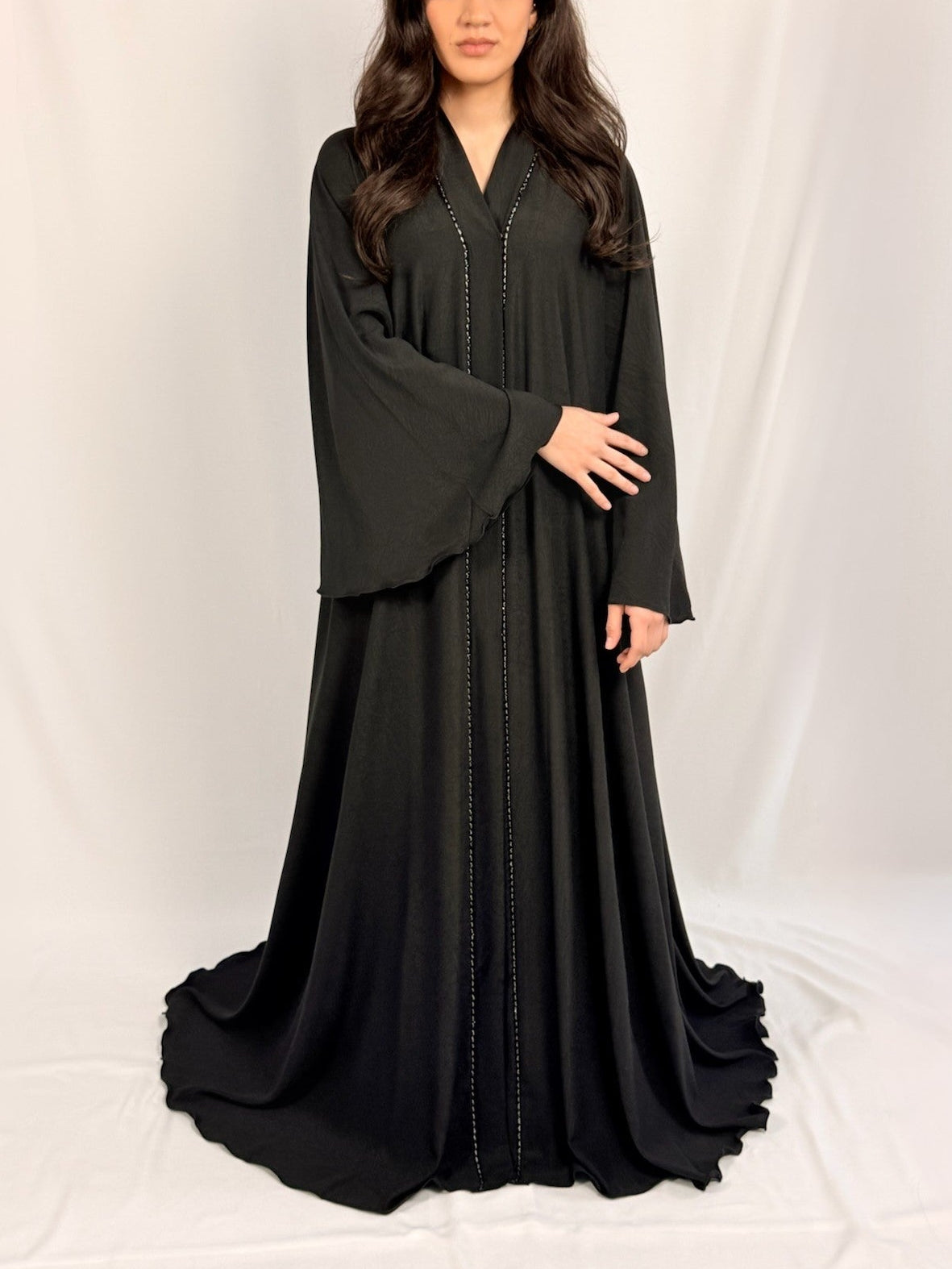 Samara Dalhia Abaya noire coupe umbrella évasée effet fluide