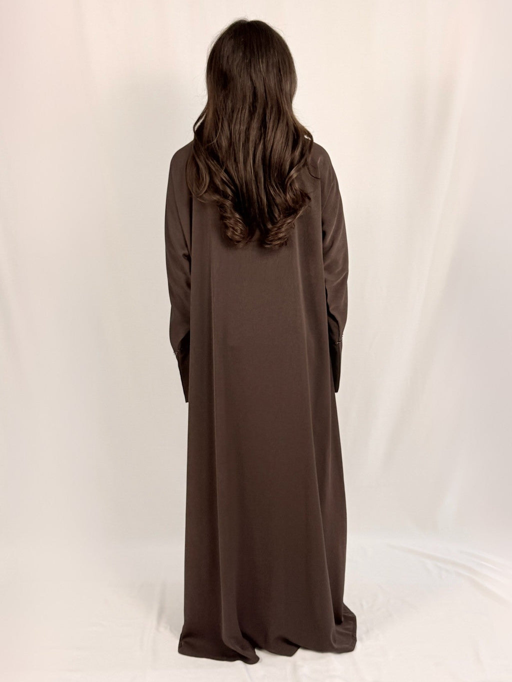 Samara Essentiel Marron Glacé Abaya vue dos coupe longue droite disponible europe