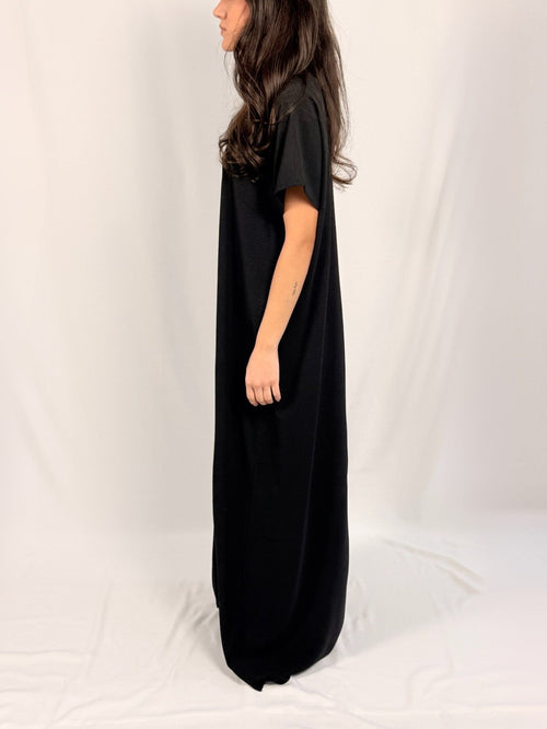 Détail tissu sous-robe noire Samara matière fluide confortable